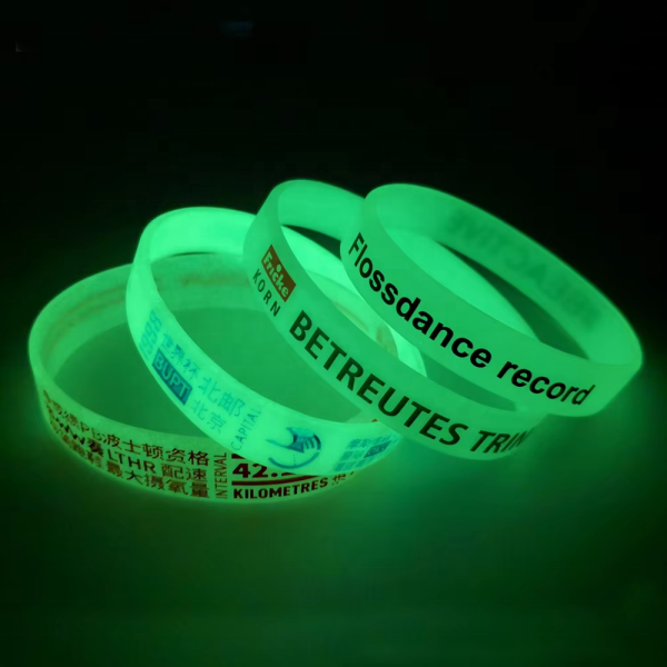 gelang karet glow in the dark